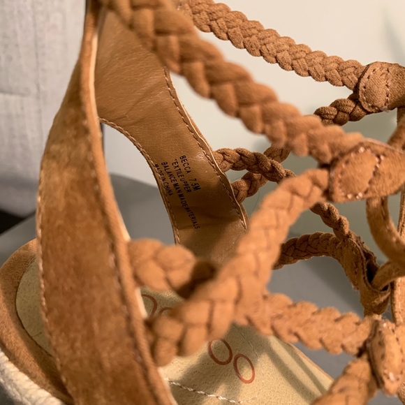 me too Espadrille Close Toe Wedges - Picture 3 of 5